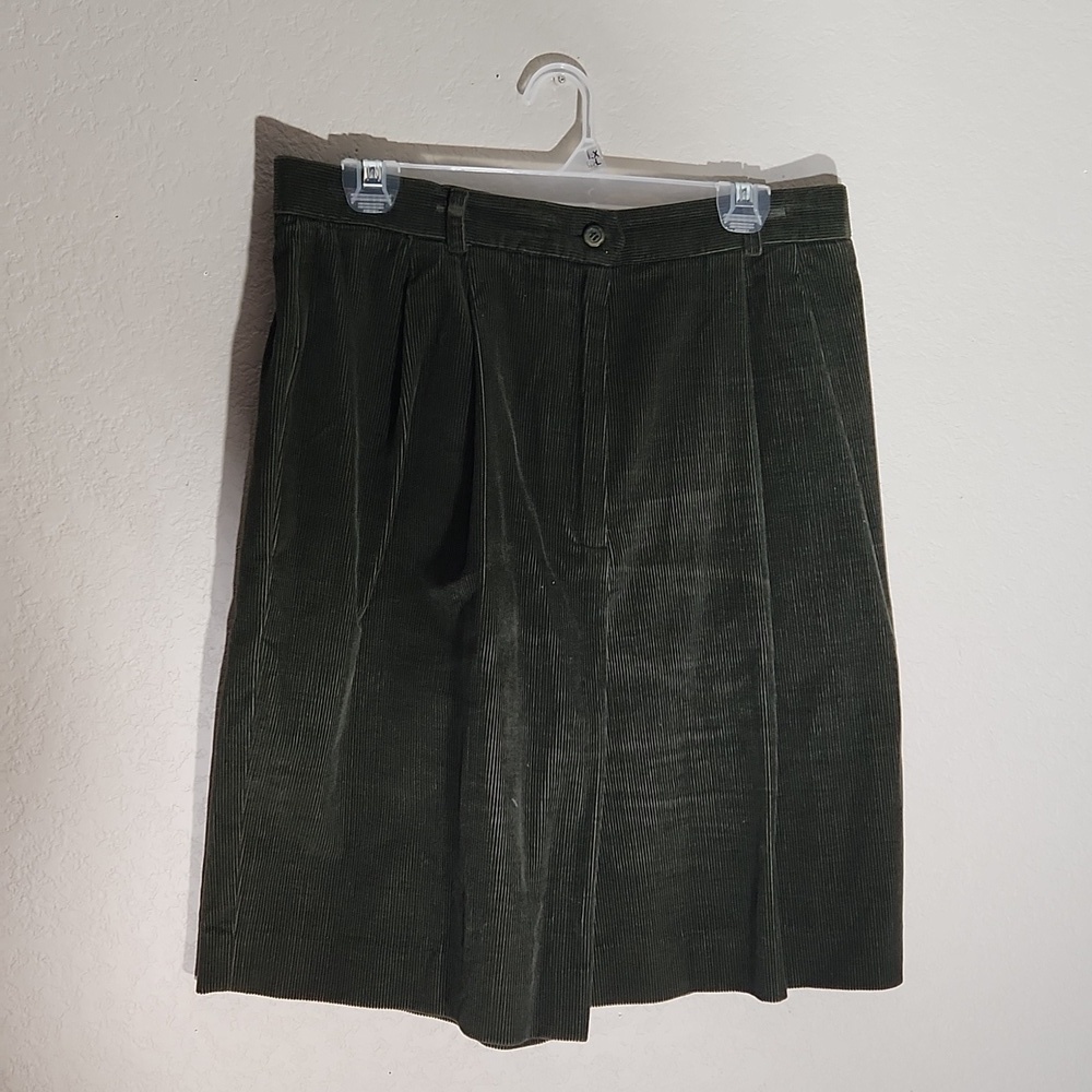 JH Collectabls Shorts Size 16 Cordury Green Size Runs Smaller Womens